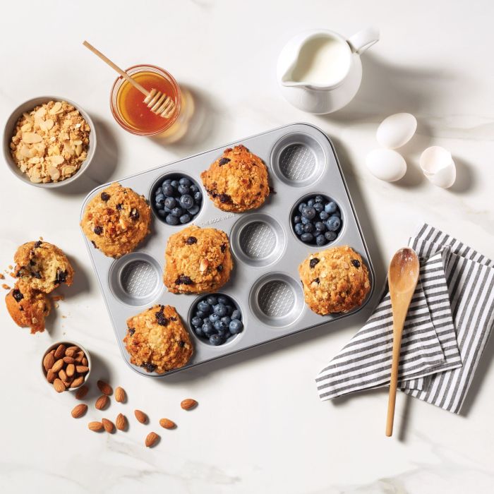 STARFRIT 34805 The Rock WAVE 12PC Muffin Tray 13.8" x 10.5" Carbon Steel