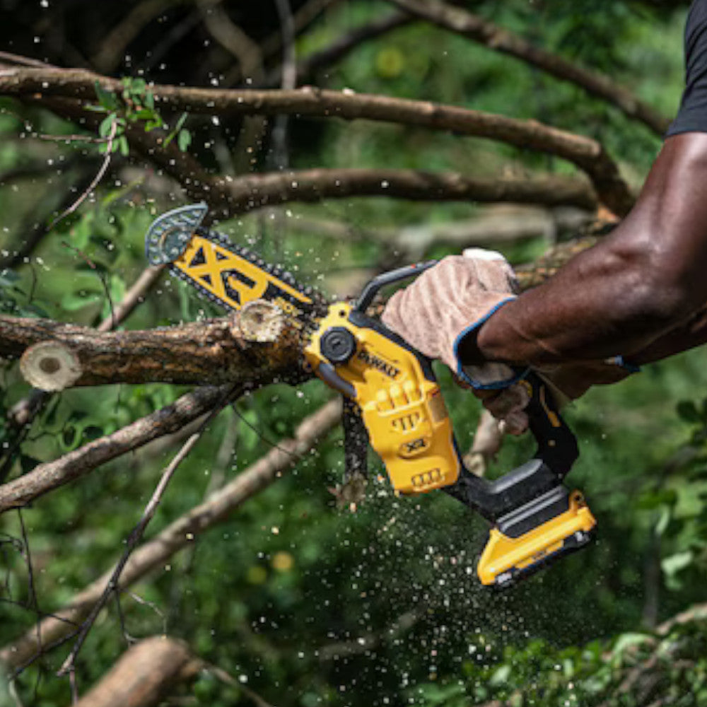 DEWALT DCCS623L1 20V MAX* 8 in. Brushless Cordless Pruning Chainsaw Kit with 3 Ah Battery - Refurbished with Dewalt Warranty