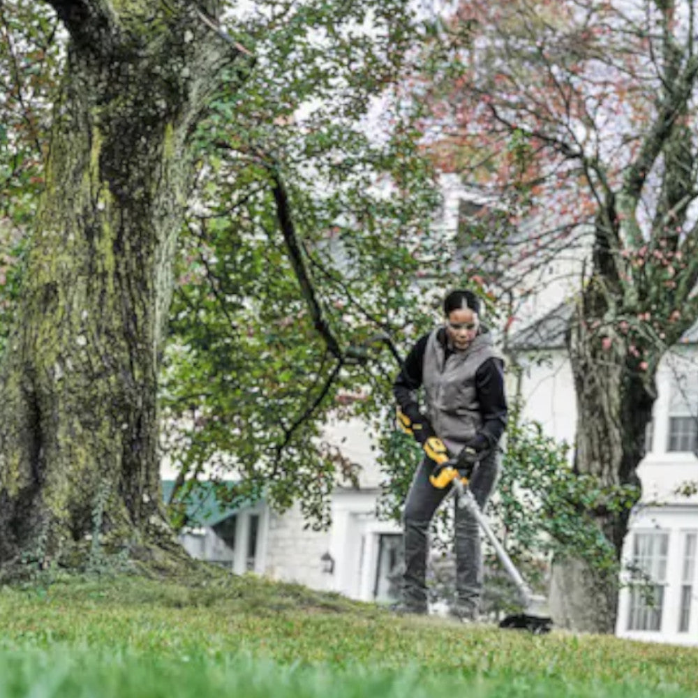 DEWALT DCST922P1 20V MAX* 14 in. Brushless Cordless Folding String Trimmer Kit - Refurbished with Dewalt Warranty