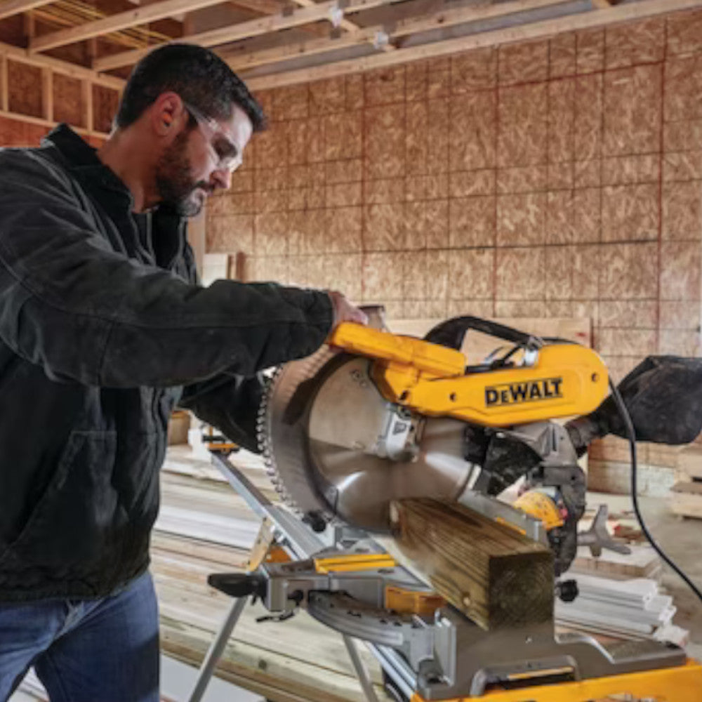 Scie à onglets DEWALT, double biseau, composé, 12 pouces, 15 A (DWS716) - Remis à neuf avec garantie Dewalt
