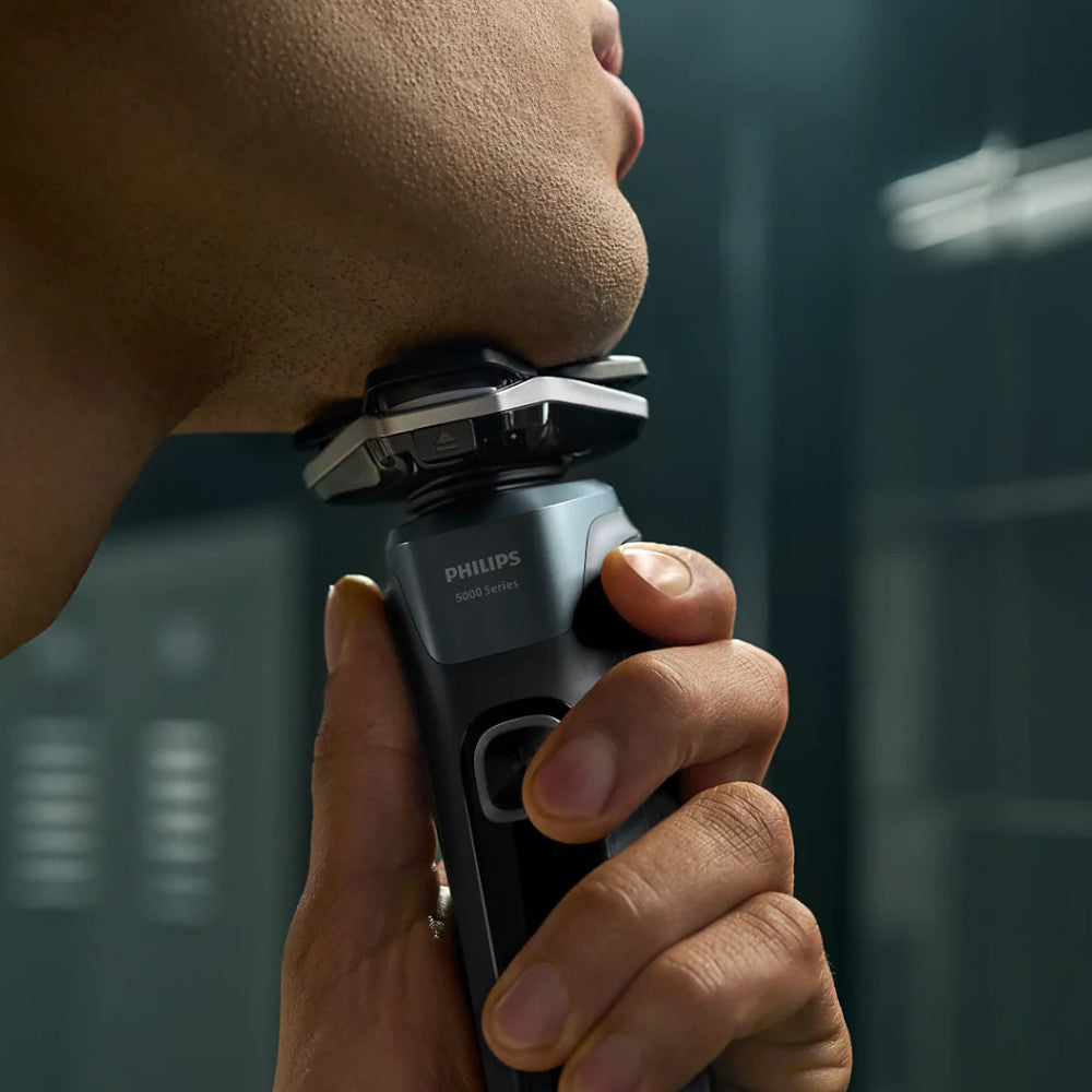 PHILIPS S5882/50 Electric Shaver Series 5000 With Quick Clean Pod