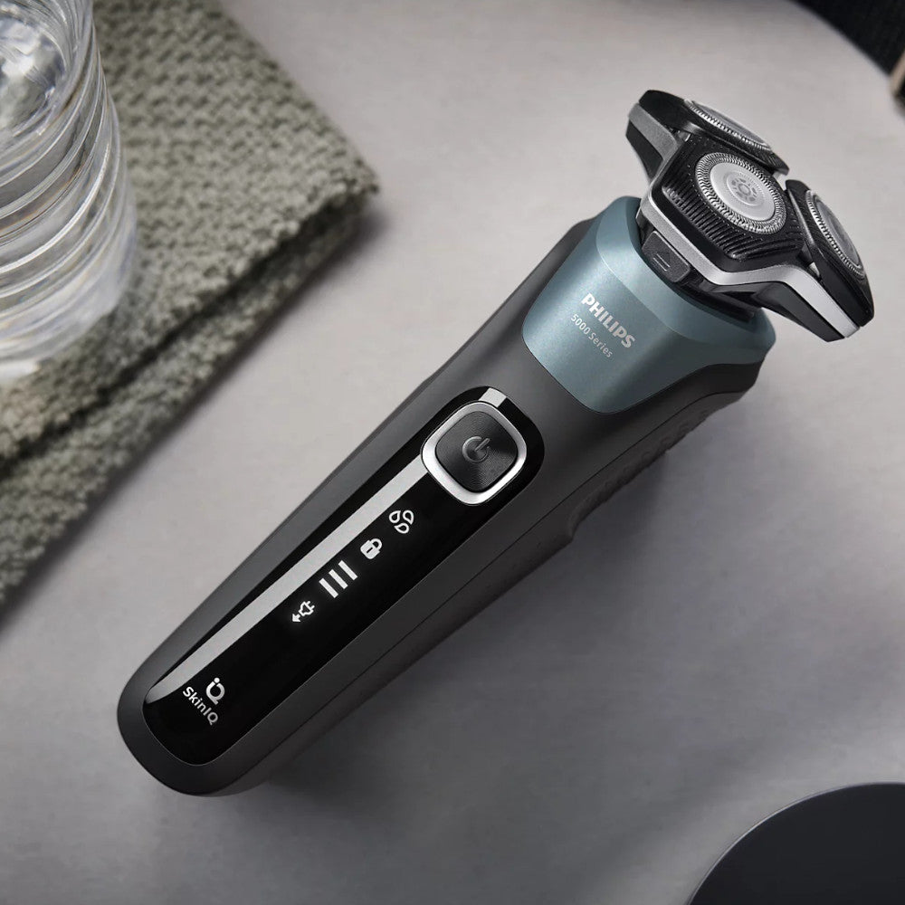 PHILIPS S5882/50 Electric Shaver Series 5000 With Quick Clean Pod