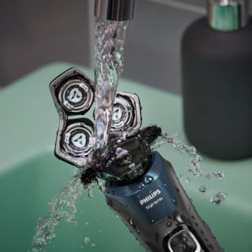 PHILIPS  S5889/94 Series 5000 Wet & Dry Shaver with Quick Clean Pod