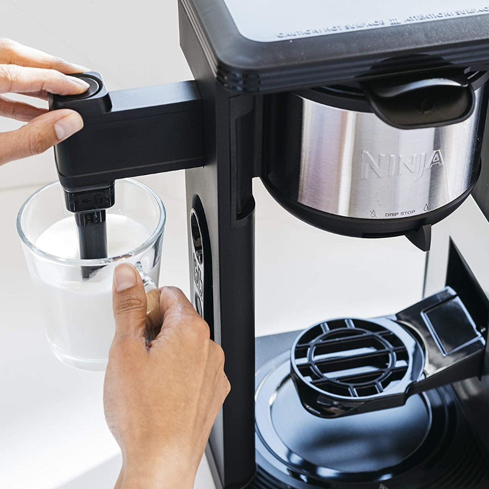 Cafetière spécialisée NINJA de 10 tasses - Entretenue en usine avec la garantie Home Essentials - CM401