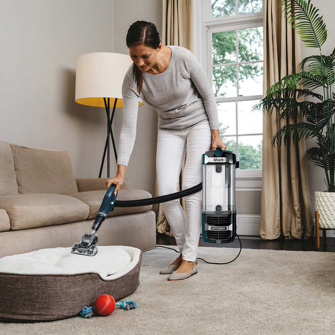 SHARK Rotator Upright Lift-Away Vacuum with Self-Cleaning Brushroll - Factory serviced with Home Essentials Warranty - UV572