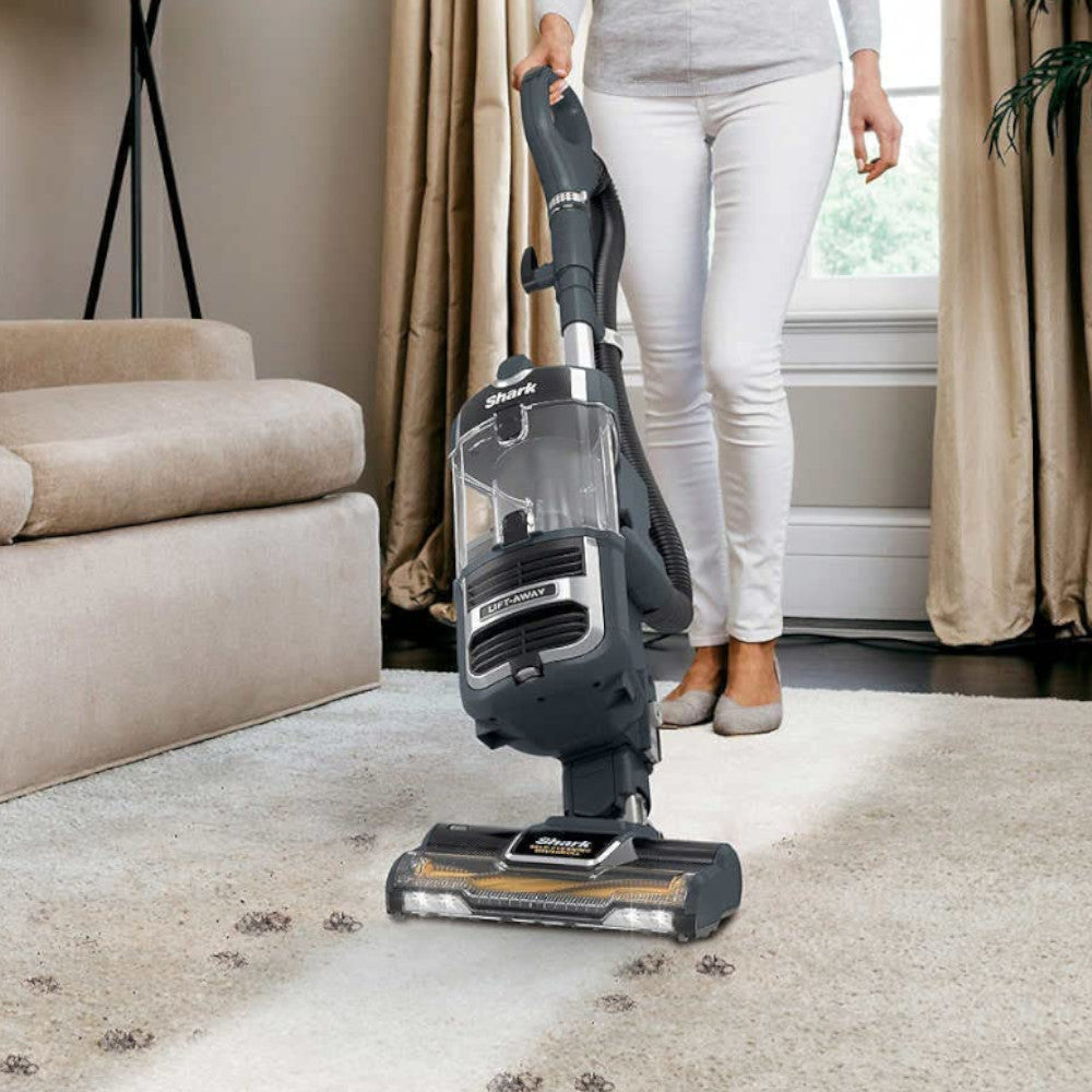 Aspirateur vertical SHARK Navigator Lift-Away avec brosse autonettoyante et filtre HEPA - Remis à neuf avec garantie Home Essentials - UV725