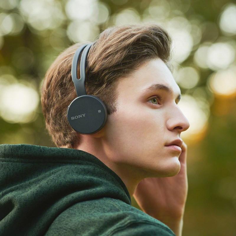 Écouteurs Bluetooth sans fil supra-auriculaires SONY - Remis à neuf avec la garantie Home Essentials - WH-CH400