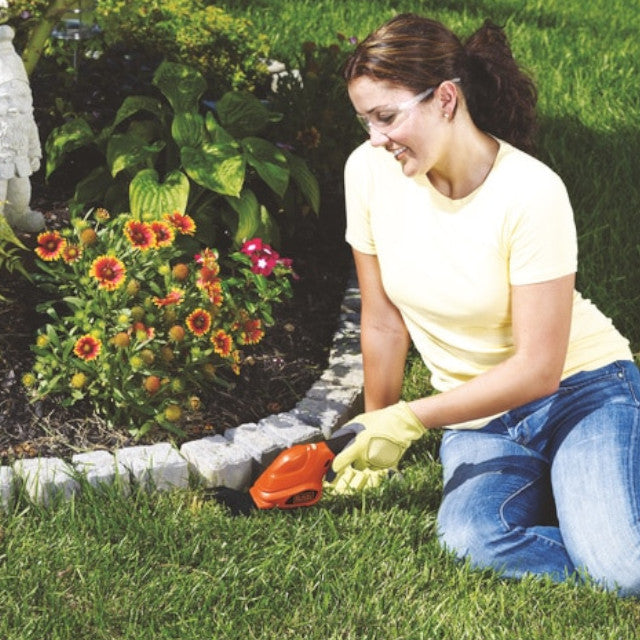 Ensemble cisaille/arbustes de jardin 2 en 1 au lithium BLACK + DECKER - GSL35